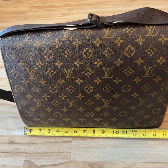 Louis Vuitton Monogram Abbesses Messenger Bag - Picture 2 of 6